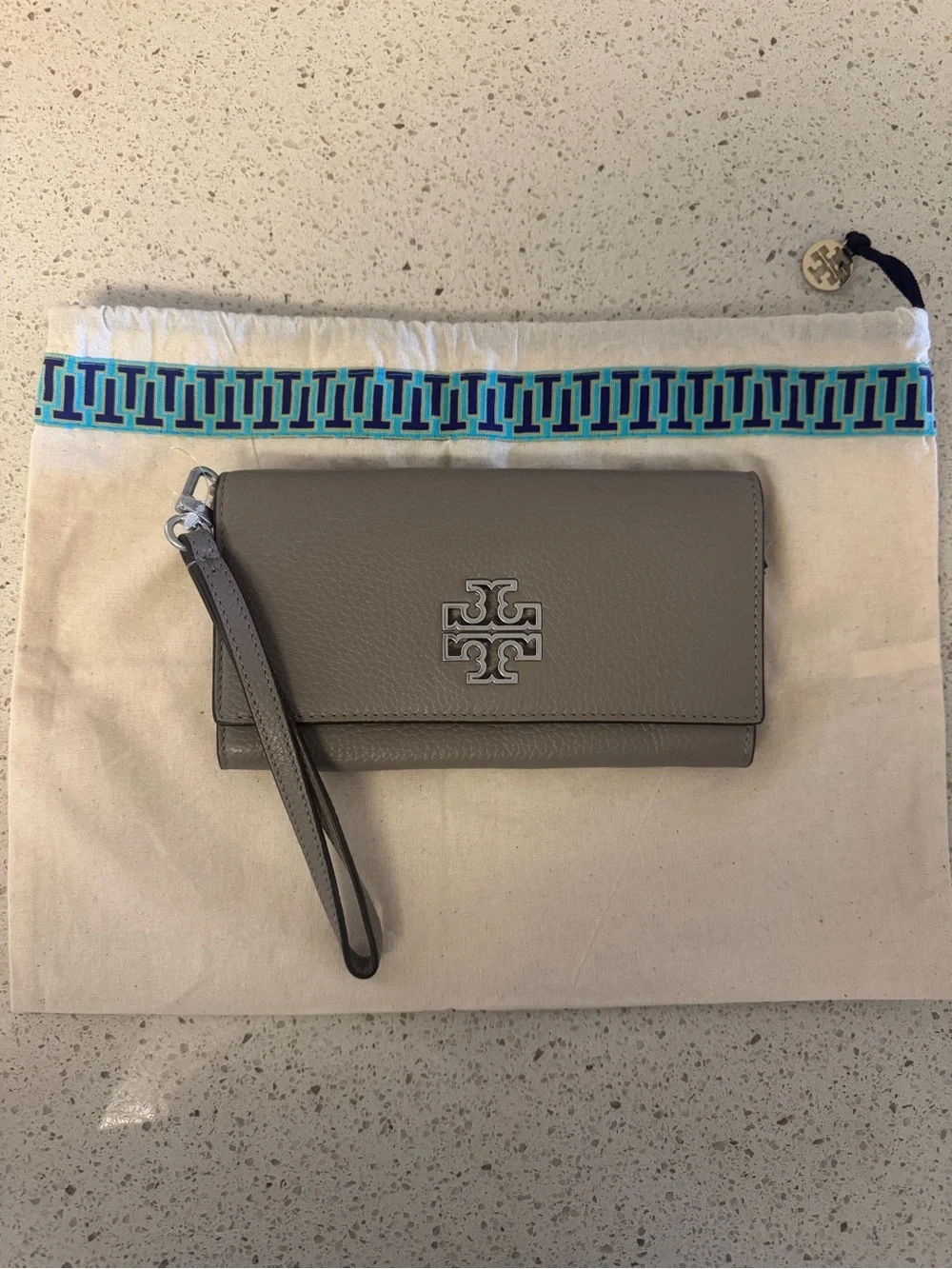 Tory Burch Britten Flap Wristlet Wallet - Gray Heron